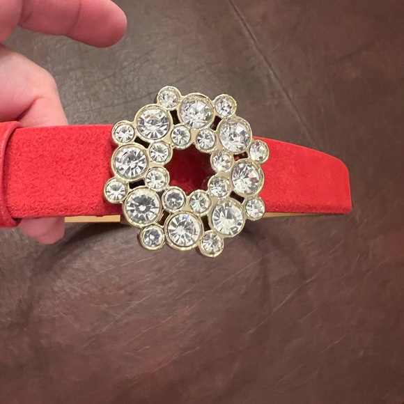 Red suede belt with rhinestone buckle - Picture 4 of 6
